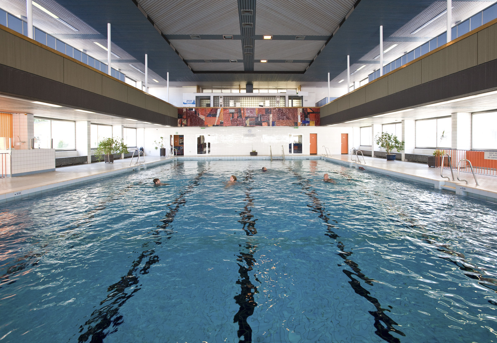 Der Geschäftsführer der Kreuznacher Badgesellschaft zur Eröffnung Schwimmbäder und Kurbetriebe