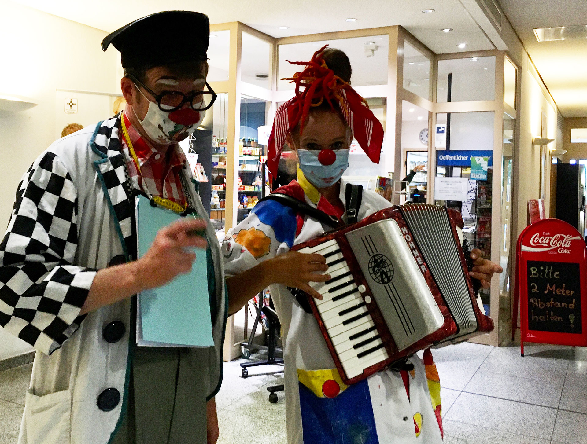 Clowndoktoren helfen bei der Heilung