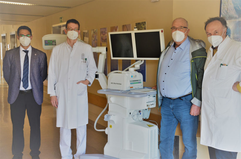 (v.l.n.r.) Manuel Seidel, Krankenhausdirektor, Dr. Marc-Daniel Kunze, Oberarzt Plastische Chirurgie, Dr. Hans-Gert Dhonau, Vorstand der B&uuml;rkle Stiftung, Dr. Andr&eacute; Borsche, Chefarzt Plastische Chirurgie. Foto: Stiftung kreuznacher diakonie
