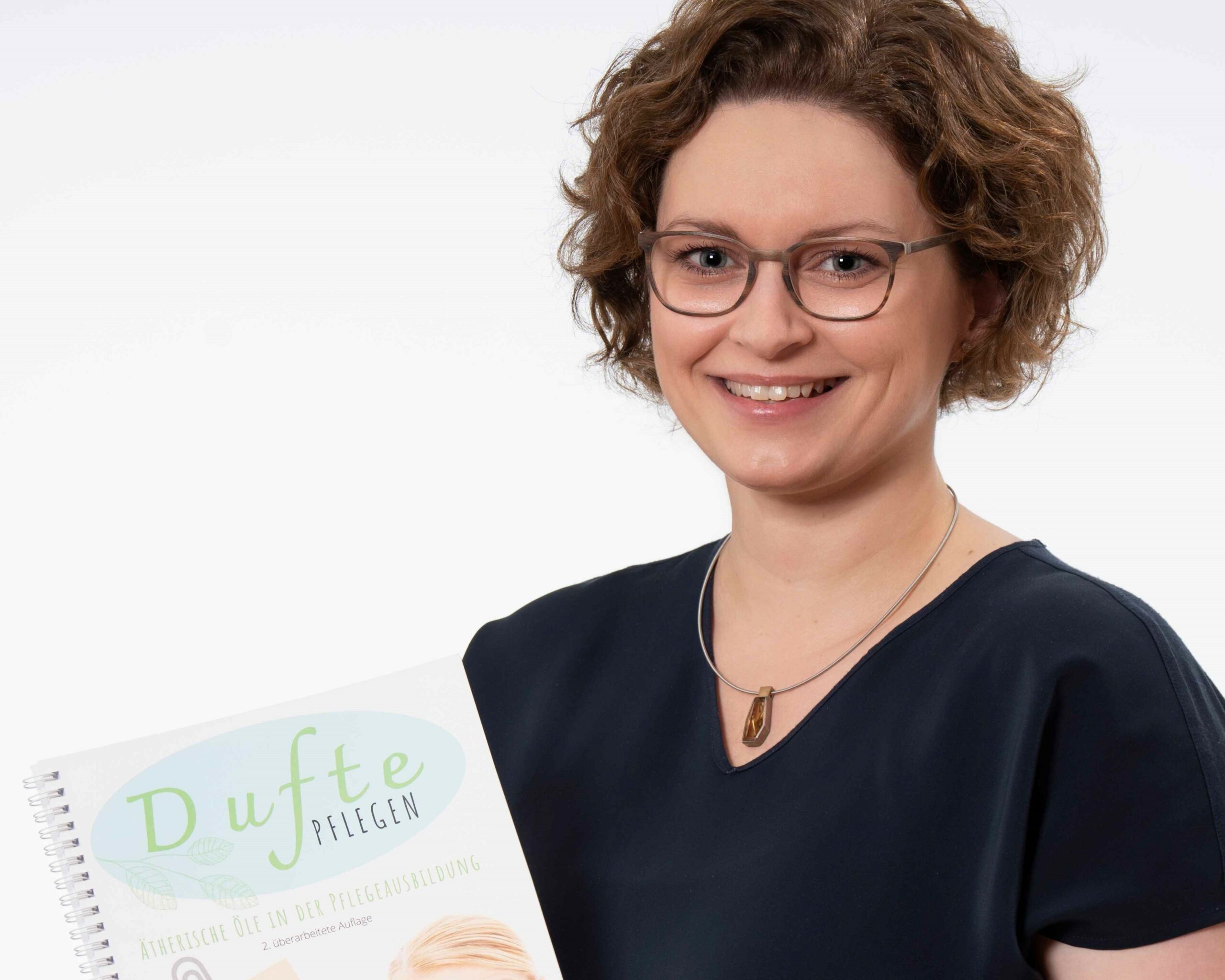 Arbeitsbuch: „Dufte pflegen. Ätherische Öle in der Pflegeausbildung“ 