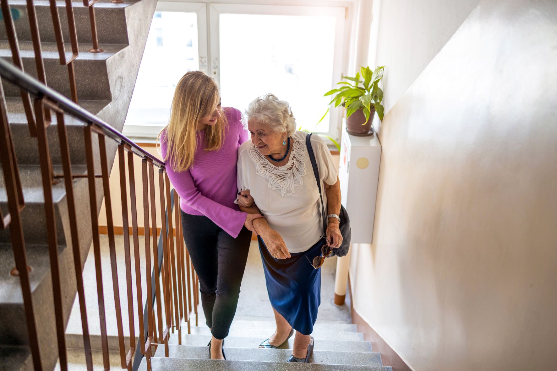 Alzheimer: So gestalten Sie die Wohnung für Patientinnen und Patienten sicher